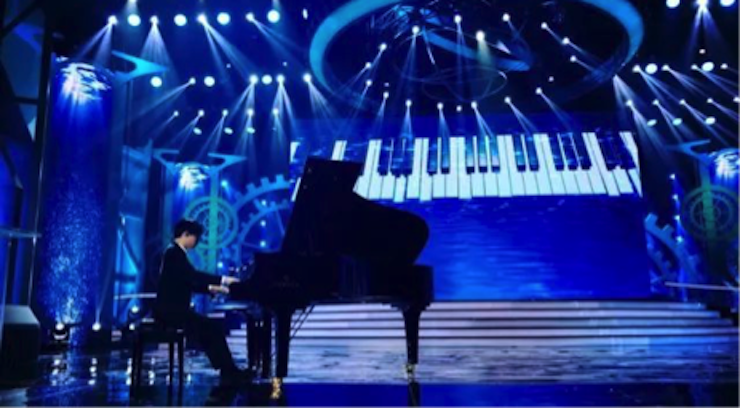 东方卫视五一晚会 千亿球友会艺术家宋思衡奏响《长江之歌》