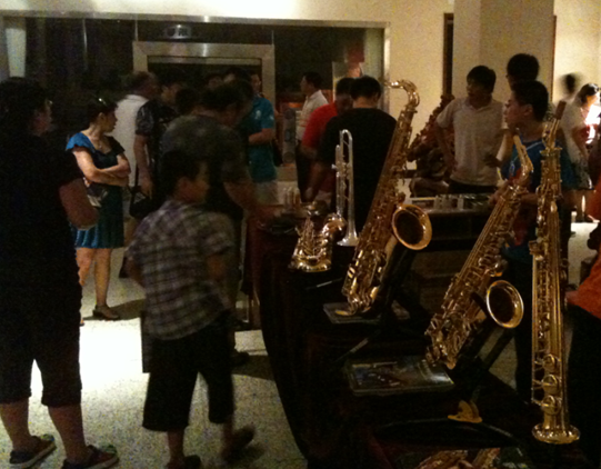 “千亿球友会之夜”萨克斯管音乐会暨CUSTOM-VIP俱乐部活动在烟台成功举办