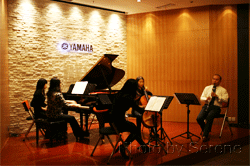 千亿球友会新办公室音乐厅举办室内小型音乐会 