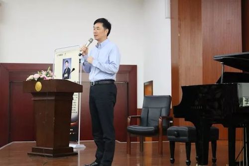 千亿球友会艺术家石叔诚与特邀艺术家顾平受邀于成都大学东盟艺术学院、音乐与舞蹈学院艺术实践周开展公开课