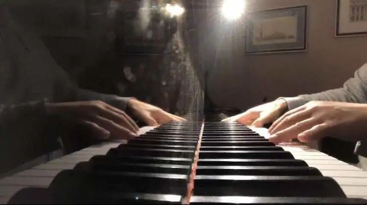 宋思衡的“宅抗疫” | 挑战主播、筹集口罩、闭关作曲，这位取消了20场演出的钢琴家原来这么忙！